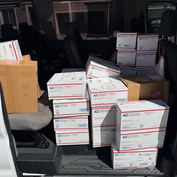 🚨I AM LIVE NOW! Like this listing to be notified when I’m LIVE! - Picture 12 of 13